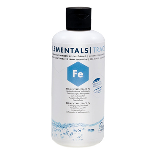 Das Bild zeigt eine weiße Kunststoffflasche der Marke Fauna Marin mit dem Produktnamen "Elementals Trace Fe". Es handelt sich um eine hochkonzentrierte Eisenlösung für Meerwasseraquarien. Die Flasche hat ein Fassungsvermögen von 500 ml und ist speziell fü