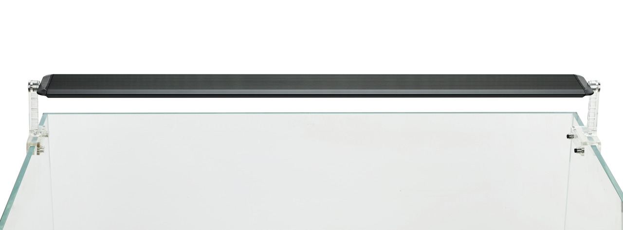 Chihiros WRGB II Slim LED-Leuchte, für Aquarien, Pflanzenwachstum & Farbverstärkung, schwarz, inkl. Halterungen, schlankes Design.