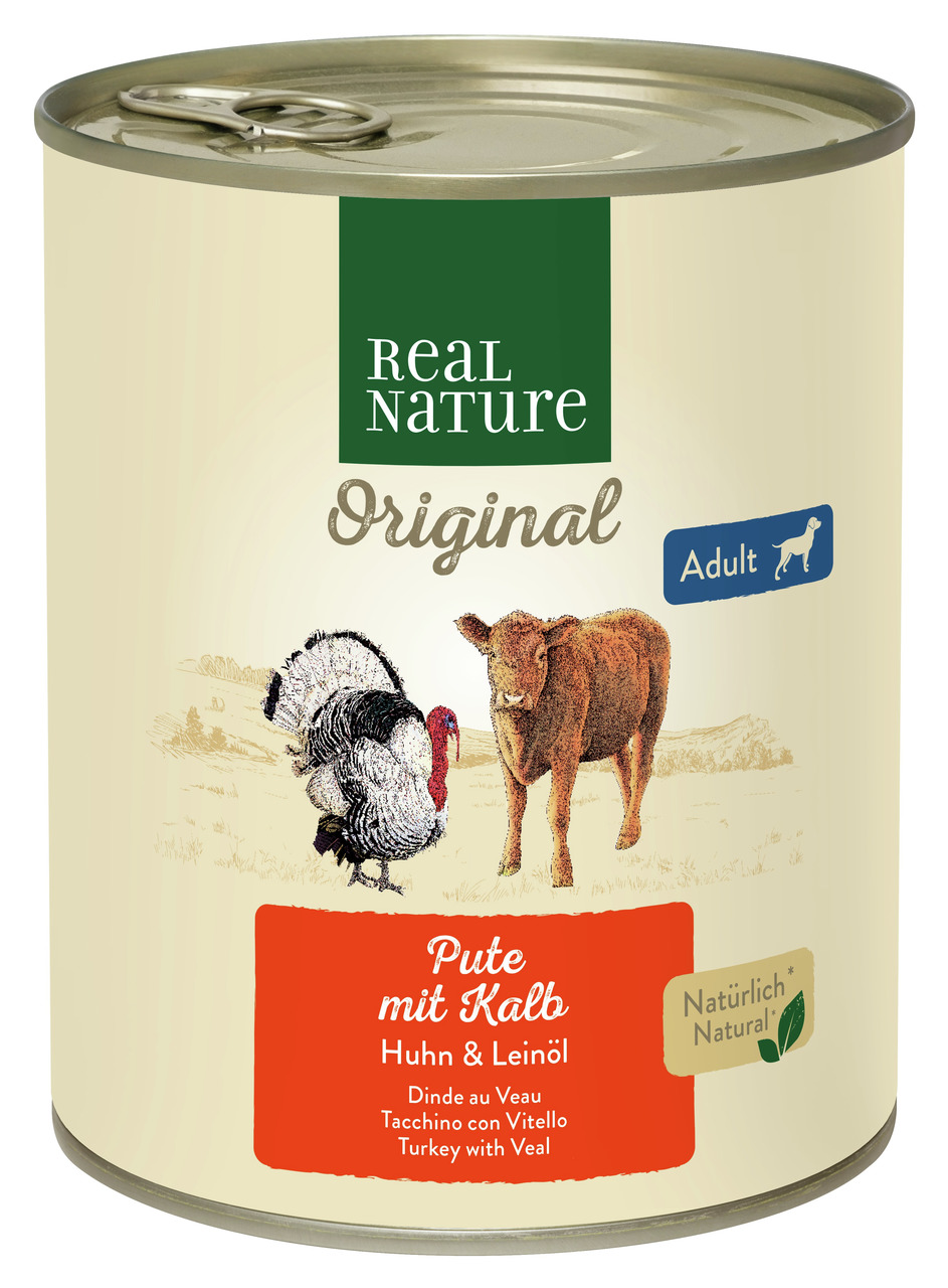 Eine Dose Real Nature Original Adult Hundefutter mit der Geschmacksrichtung Pute mit Kalb, Huhn und Leinöl. Geeignet für ausgewachsene Hunde. Auf der Dose sind eine Pute und ein Kalb abgebildet. Enthält 800 g. Werbeaussage: „Natürlich Natural“. EAN: 40477