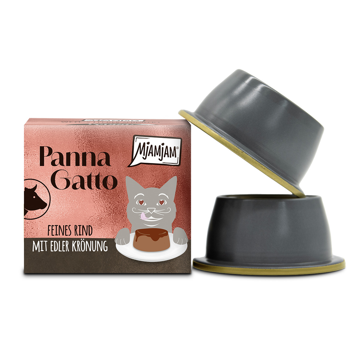 Das Bild zeigt das Katzenfutter „Panna Gatto – Feines Rind mit edler Krönung“ der Marke Mjamjam. Es richtet sich an Katzen als Zielgruppe und bietet die Geschmacksrichtung Rind. Abgebildet sind eine Verpackung und zwei geöffnete Schalen. Die Menge ist nic
