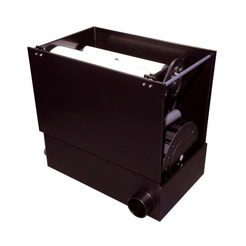 Das Bild zeigt einen Genesis EVO3/500 Trommelfilter, ein hochwertiges Filtersystem für Teiche. Der schwarze Filterkasten besteht aus robustem Material und enthält eine Trommel mit Filtervlies, das Schmutzpartikel effektiv entfernt. Geeignet für Teichbesit