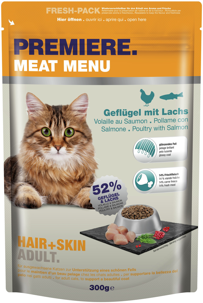 Das Bild zeigt eine Verpackung des Katzenfutters "PREMIERE Meat Menu Hair+Skin Adult" mit Geflügel und Lachs. Es ist speziell für ausgewachsene Katzen entwickelt, um ein glänzendes Fell zu unterstützen. Die Verpackung enthält 300 g und besteht zu 52 % aus