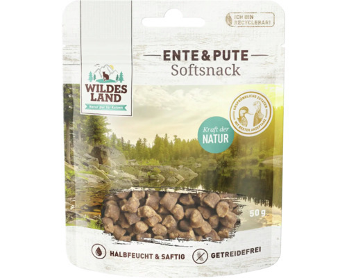 Das Bild zeigt eine Verpackung des Produkts „Wildes Land Ente & Pute Softsnack“ für Hunde. Die Verpackung enthält 50 g halbfeuchte, getreidefreie Snacks mit Enten- und Putenfleisch. Der Slogan „Kraft der Natur“ und das Logo der Marke „Wildes Land“ sind gu