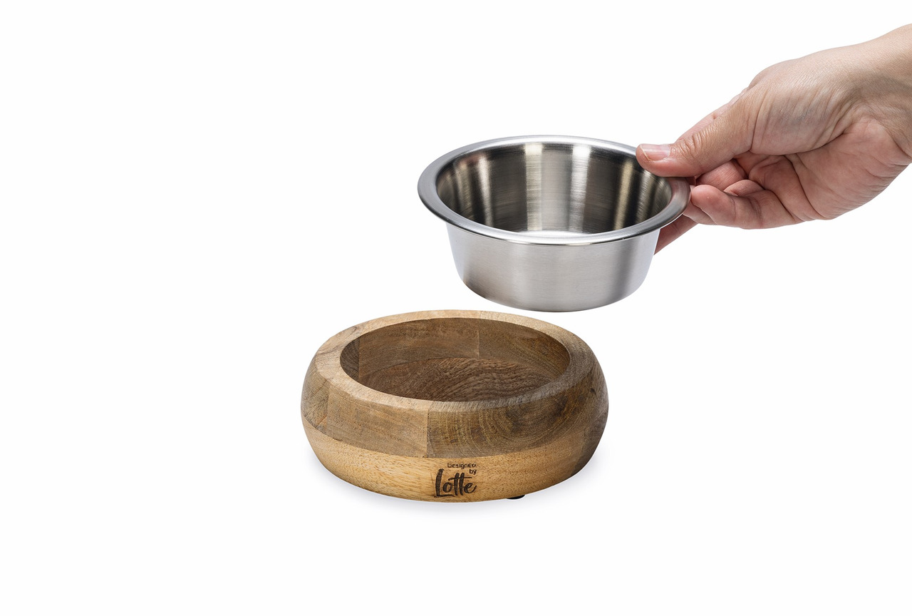 Futternapf „Designed by Lotte“ für Hunde & Katzen, Edelstahlschale & Holzhalter, leicht zu reinigen, stilvoll.