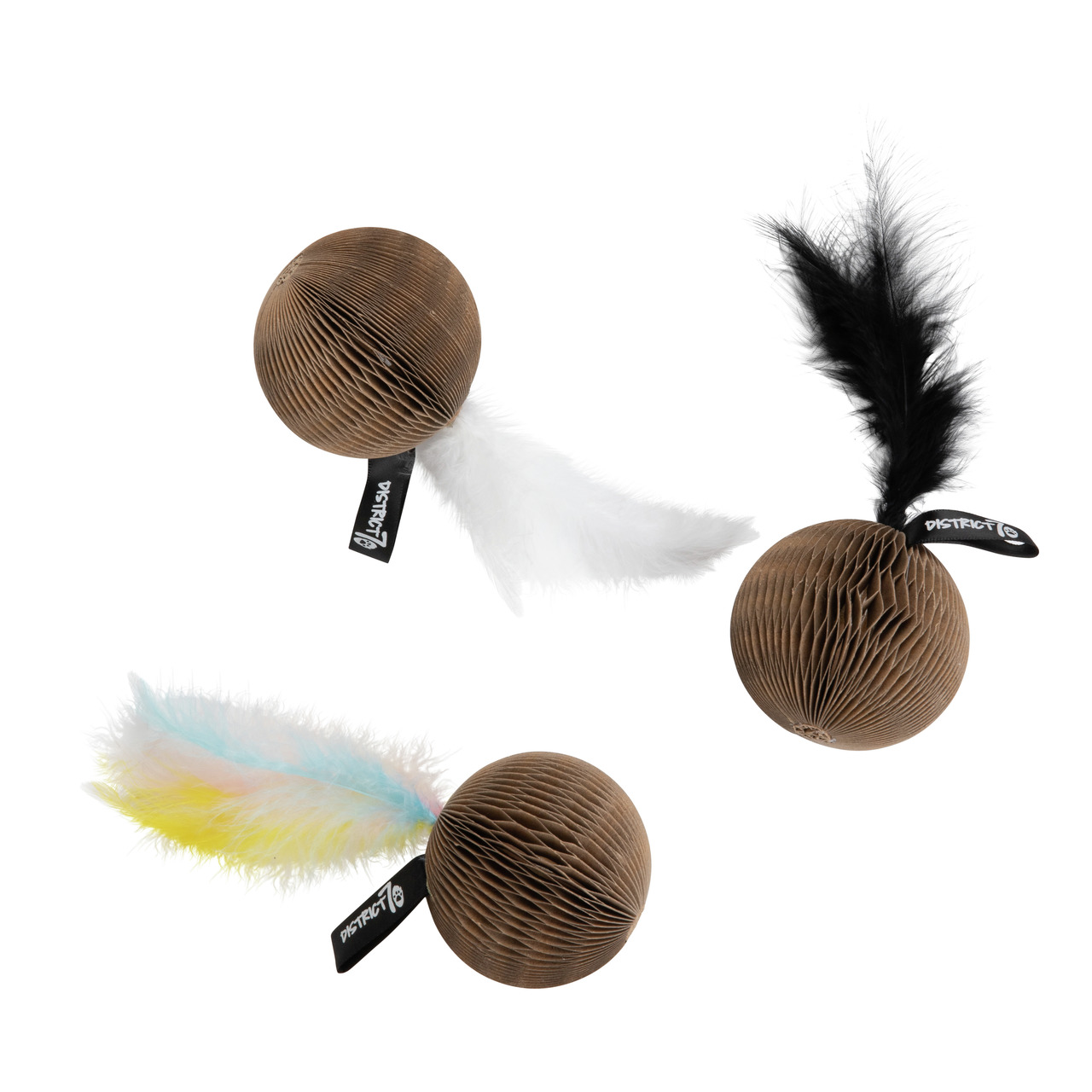 District 70 Katzenspielzeug: 3 runde Bälle aus nachhaltigem Karton mit Feder (Weiß, Schwarz, Gelb-Blau), fördert Jagdinstinkt.