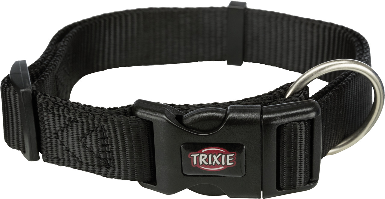 Schwarzes Hundehalsband der Marke TRIXIE aus robustem Nylon mit verstellbarer Größe und Klickverschluss. Geeignet für Hunde aller Größen. Das Halsband verfügt über einen stabilen Metallring zur Befestigung der Leine. Ideal für den täglichen Gebrauch und l
