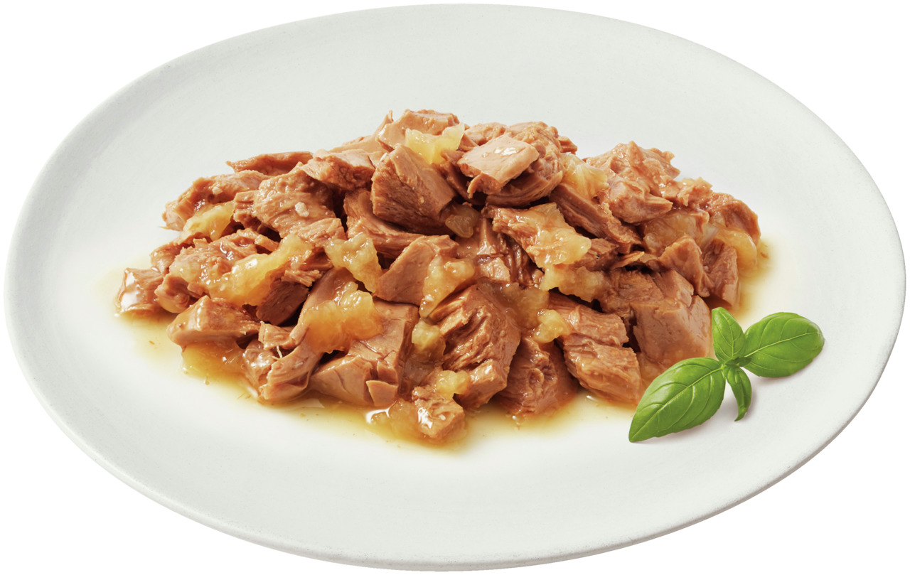 GOURMET Katzenfutter, Thunfisch in Sauce, für ausgewachsene Katzen, hochwertige Mahlzeit, 1 Portion, mit Basilikum-Deko.