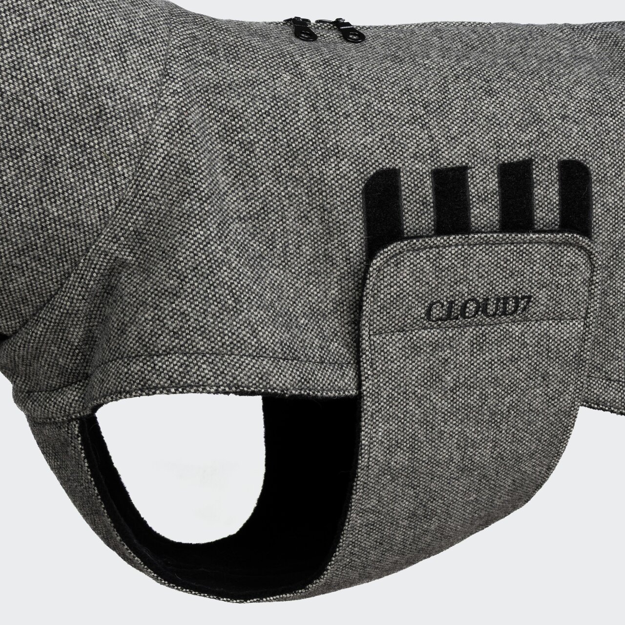Cloud7 Hundemantel, grau, für Hunde, robust, verstellbar, stilvoll, ideal für kalte Tage.