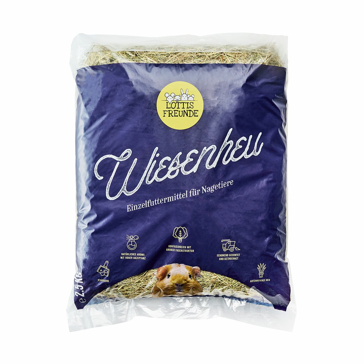 Das Bild zeigt eine Verpackung des Produkts „Lottis Freunde Wiesenheu“, einem Einzelfuttermittel für Nagetiere. Die Zielgruppe sind Kleintiere wie Meerschweinchen. Das Heu ist staubarm, schonend getrocknet und bietet ein natürliches Aroma. Die Verpackung 