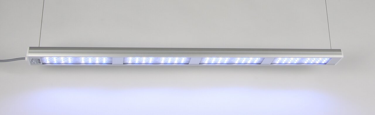 aquaLEDs LED-Aquarienleuchte 7111305864464, für Aquarien, kühles weißes Licht, schlankes Design, silber, gleichmäßige Beleuchtung.