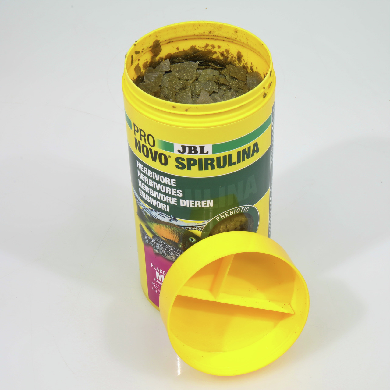 JBL Pro Novo Spirulina, Fischfutter für herbivore Aquarienfische, prebiotisch, 250 ml, grüne Flocken.