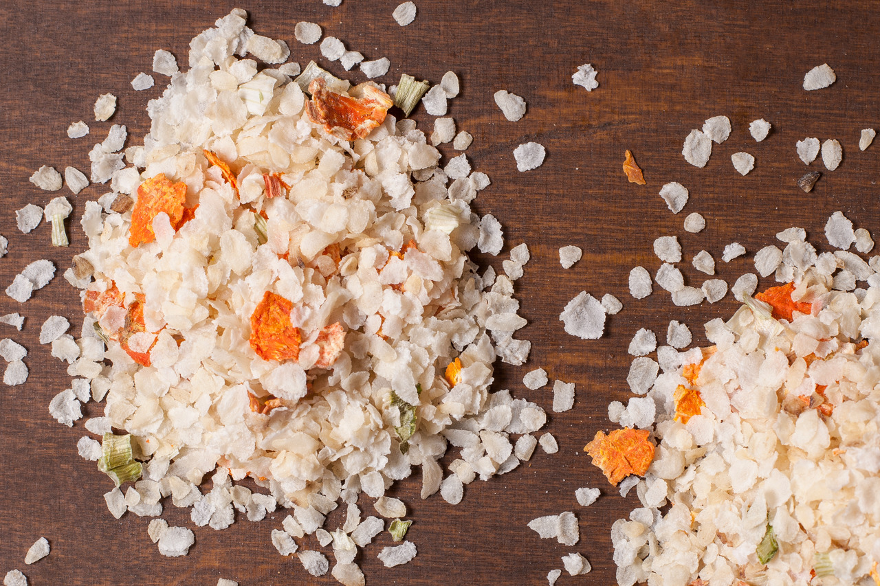 Lottis Häppchen Hundetrockenfutter, Karotten, Getreide, pflanzl. Bestandteile, ohne künstl. Zusätze, 125 g, ausgewogene Ernährung.