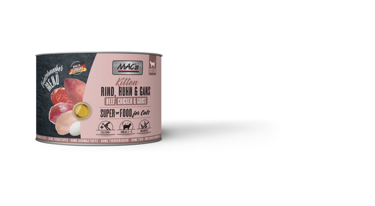 Eine runde Dose Katzenfutter der Marke MAC's für Kätzchen. Geschmacksrichtung: Rind, Huhn und Gans. Auf der Vorderseite steht „Super-Food für Cats“. Enthält Calcium, Omega-3-6 und Biotin. Ohne Farb- und Aromastoffe, ohne Tierversuche. Menge: 200 g. Made i