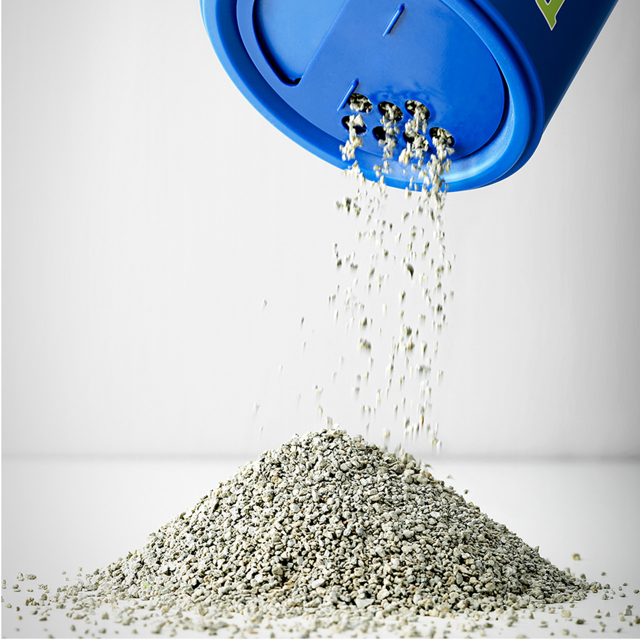 Biokat's Katzenstreu, fein & körnig, ideal f. Hygiene-bewusste Katzenhalter.