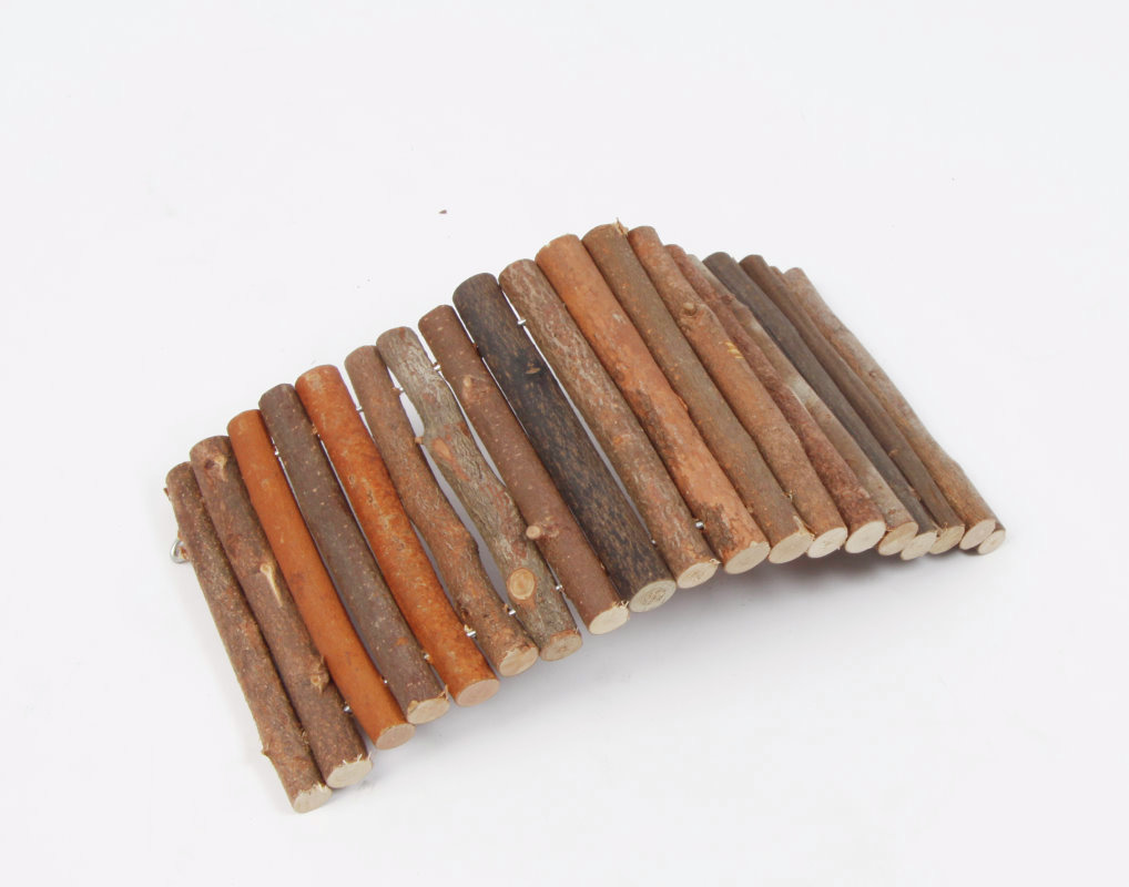 Ollesch Nagerbrücke 27x16 Zentimeter Haselnussholz für Kleintiere