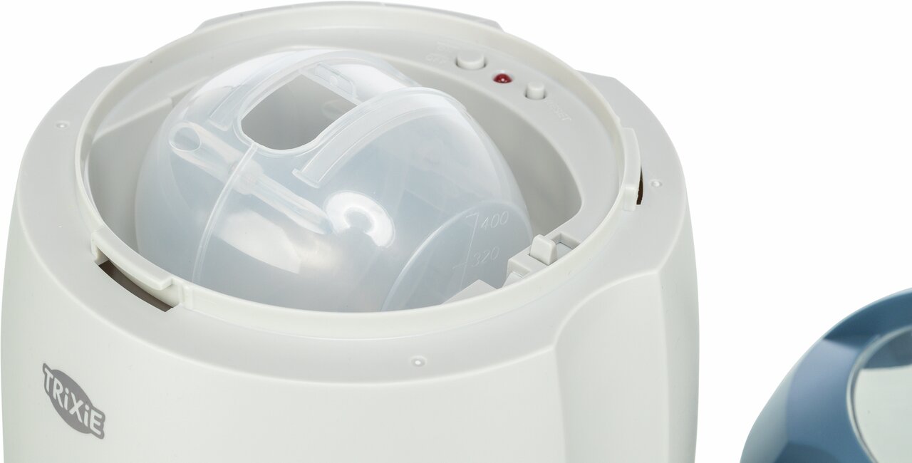 Automatisches Futterspielzeug von TRIXIE für Hunde und Katzen, mit Timer und transparentem Behälter, geeignet für Trockenfutter.