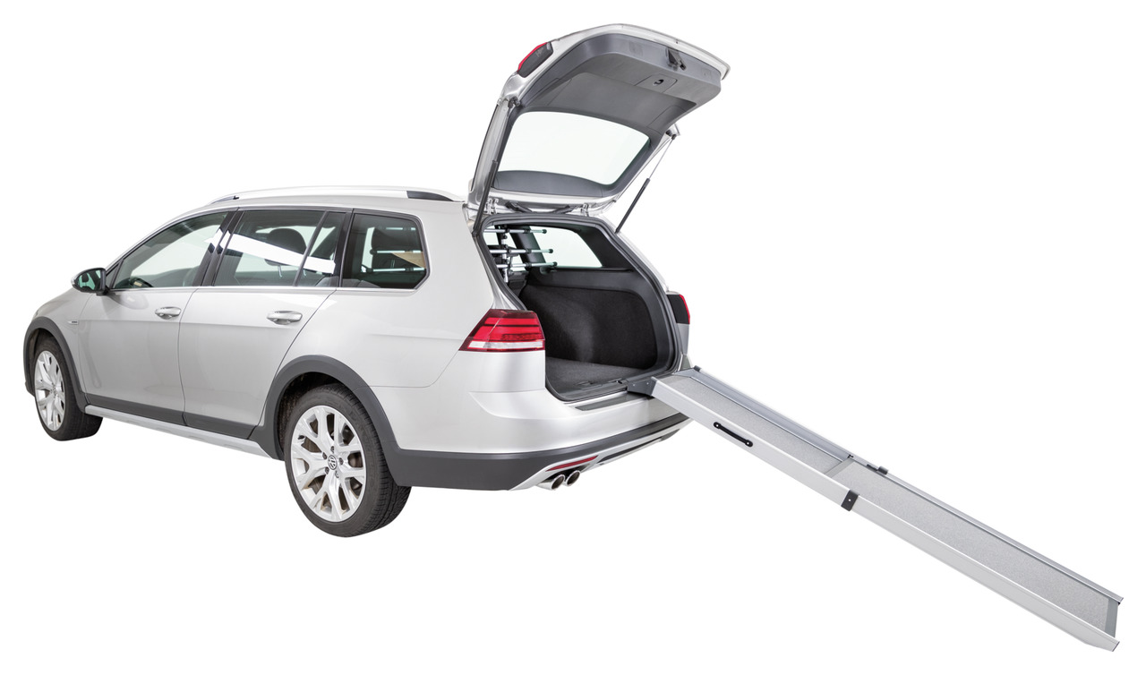 TRIXIE Hunderampe, silber, ausziehbar, für Hunde aller Größen, rutschfest, klappbar, ideal für ältere/verletzte Tiere.