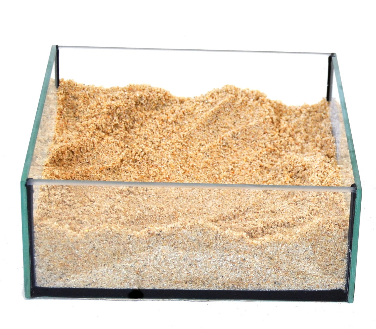 Ollesch Sandbad für Kleintiere (Vögel-Reptilien), feiner goldbrauner Sand, gleichm. verteilt, leicht wellig, ideal für Sandbäder.