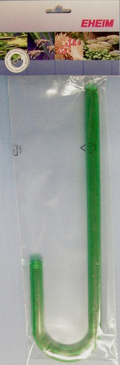 Das Bild zeigt ein EHEIM Auslaufrohr für Aquarien, geeignet für Aquaristik-Enthusiasten. Das grüne Kunststoffrohr ist in einer transparenten Verpackung eingeschweißt. Oben auf der Verpackung ist das EHEIM-Logo sichtbar, begleitet von Bildern aquatischer P