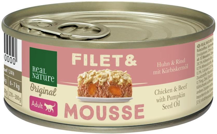Eine runde Dose Katzenfutter der Marke Real Nature, Produktname "Filet & Mousse". Geeignet für ausgewachsene Katzen (Adult). Geschmacksrichtung: Huhn und Rind mit Kürbiskernöl. Auf der Vorderseite ist eine Abbildung des Futters zu sehen. Nettogewicht: 85 