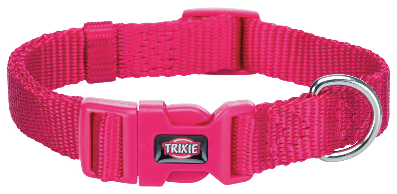 Ein leuchtend pinkfarbenes Hundehalsband der Marke TRIXIE, geeignet für Hunde aller Größen. Das Halsband besteht aus strapazierfähigem Nylonmaterial und verfügt über einen stabilen Klickverschluss sowie einen Metallring zur Befestigung der Leine. Ideal fü