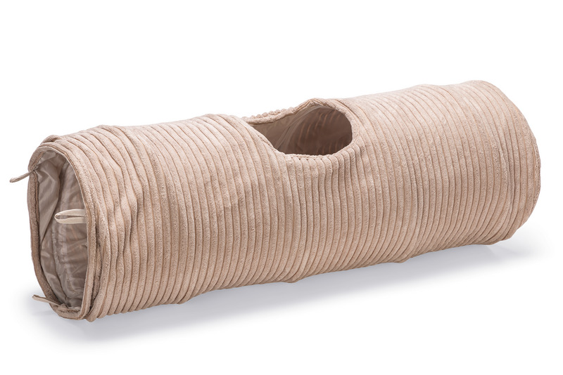 Katzentunnel „Designed by Lotte“, beige, für Katzen, weicher gerippter Stoff, ideal als Spiel-/Rückzugsort, Maße auf Bild.