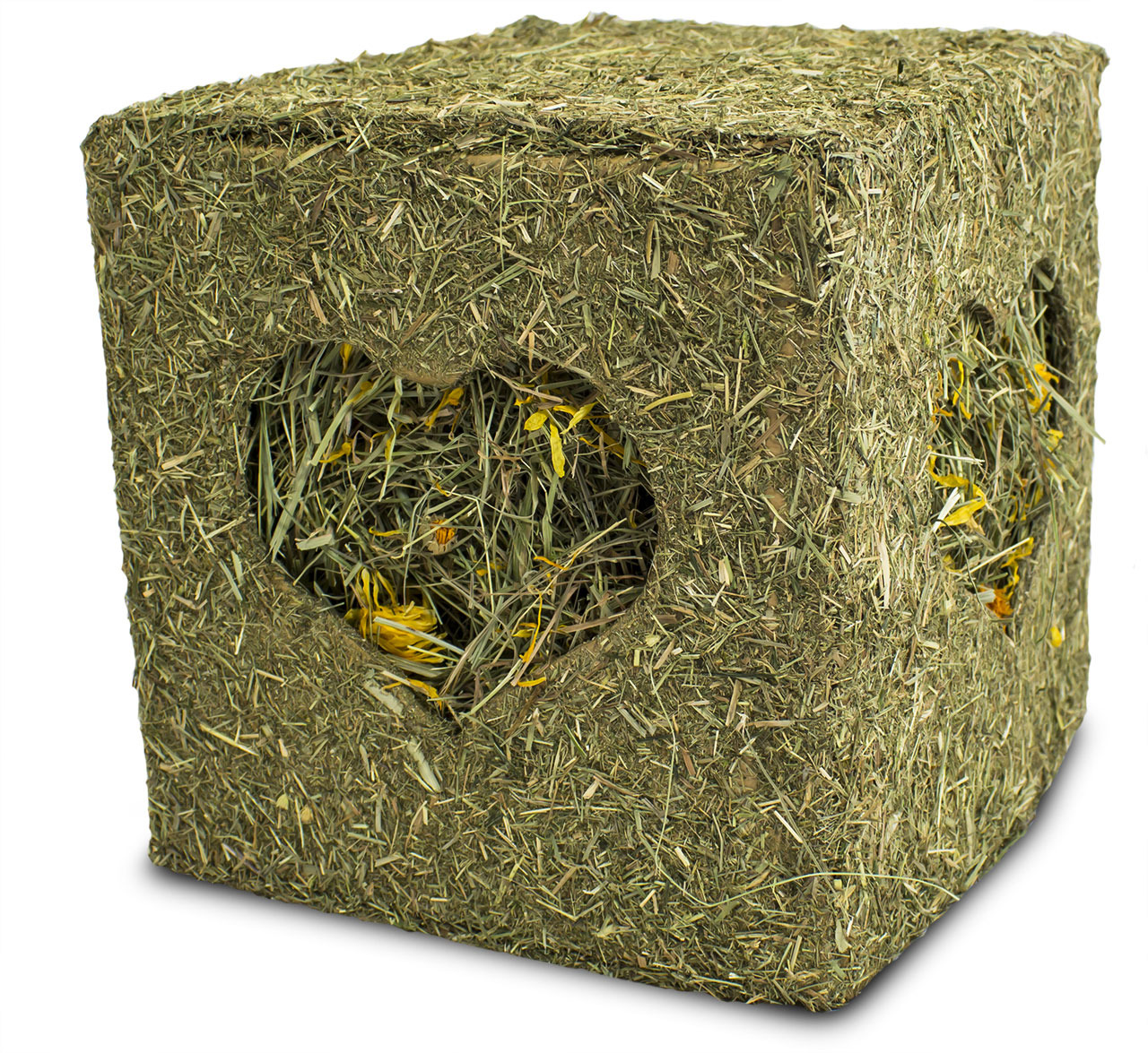 Das Bild zeigt den JR FARM Heu-Herz Würfel, ein Naturprodukt für Kleintiere wie Kaninchen und Meerschweinchen. Der Würfel besteht aus gepresstem Heu und enthält getrocknete Blüten, die durch herzförmige Öffnungen sichtbar sind. Er dient als Beschäftigung 