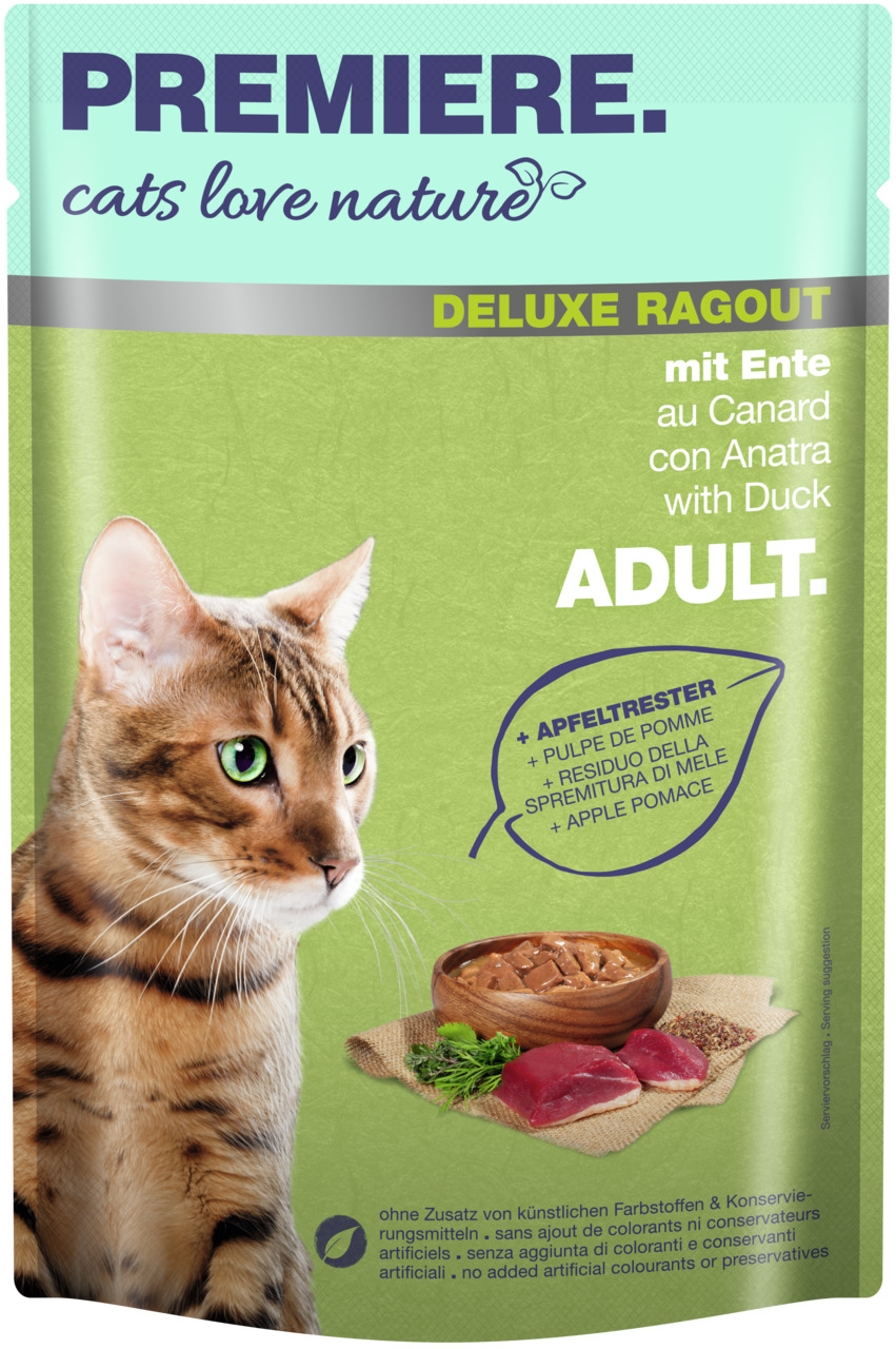 Das Bild zeigt eine Verpackung des Katzenfutters „PREMIERE Deluxe Ragout“ mit der Geschmacksrichtung Ente. Es ist für ausgewachsene Katzen (Adult) geeignet und enthält Apfeltrester. Die Verpackung hebt hervor, dass keine künstlichen Farb- oder Konservieru