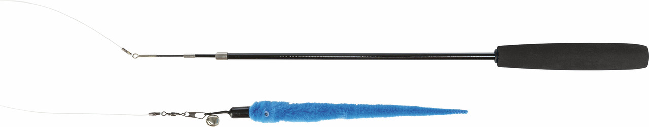 Abgebildet ist die TRIXIE Katzenangel mit einem langen schwarzen Griff und einem blauen Plüschanhänger. Dieses Spielzeug ist speziell für Katzen entwickelt, um ihren Jagdinstinkt zu fördern. Der blaue Anhänger ist weich und beweglich, ideal für interaktiv