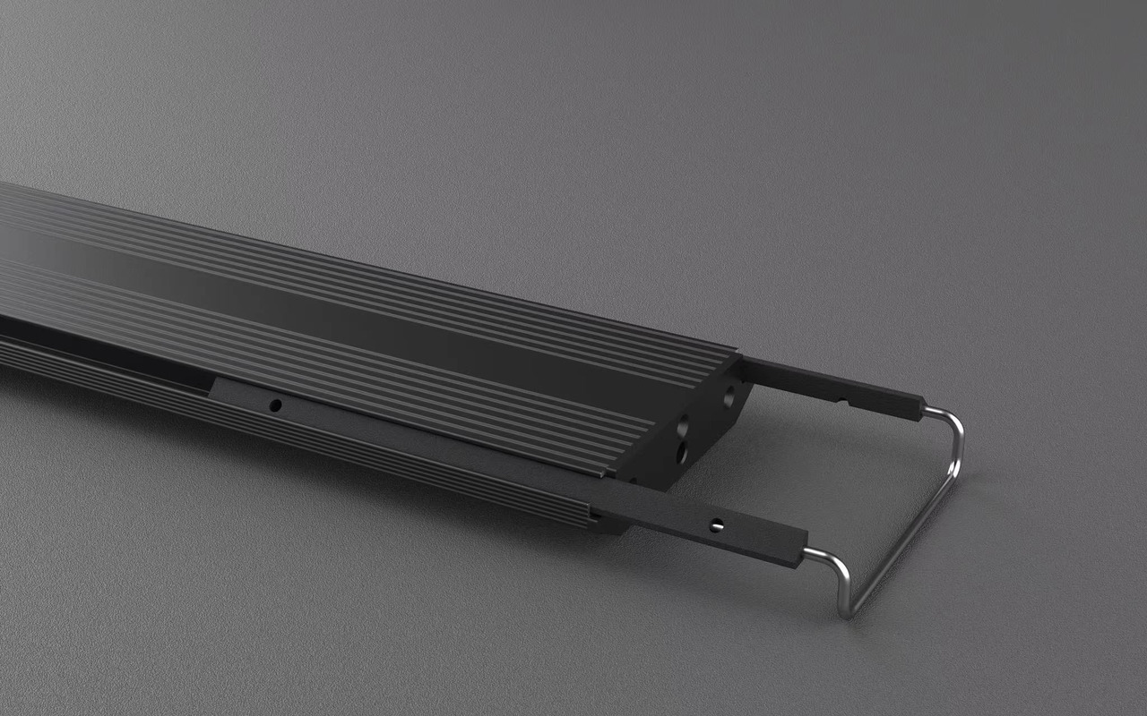 Chihiros WRGB II Slim LED-Lampe, für Aquarien, schwarz, Pflanzenwachstum & Farbverstärkung, verstellbare Halterungen.