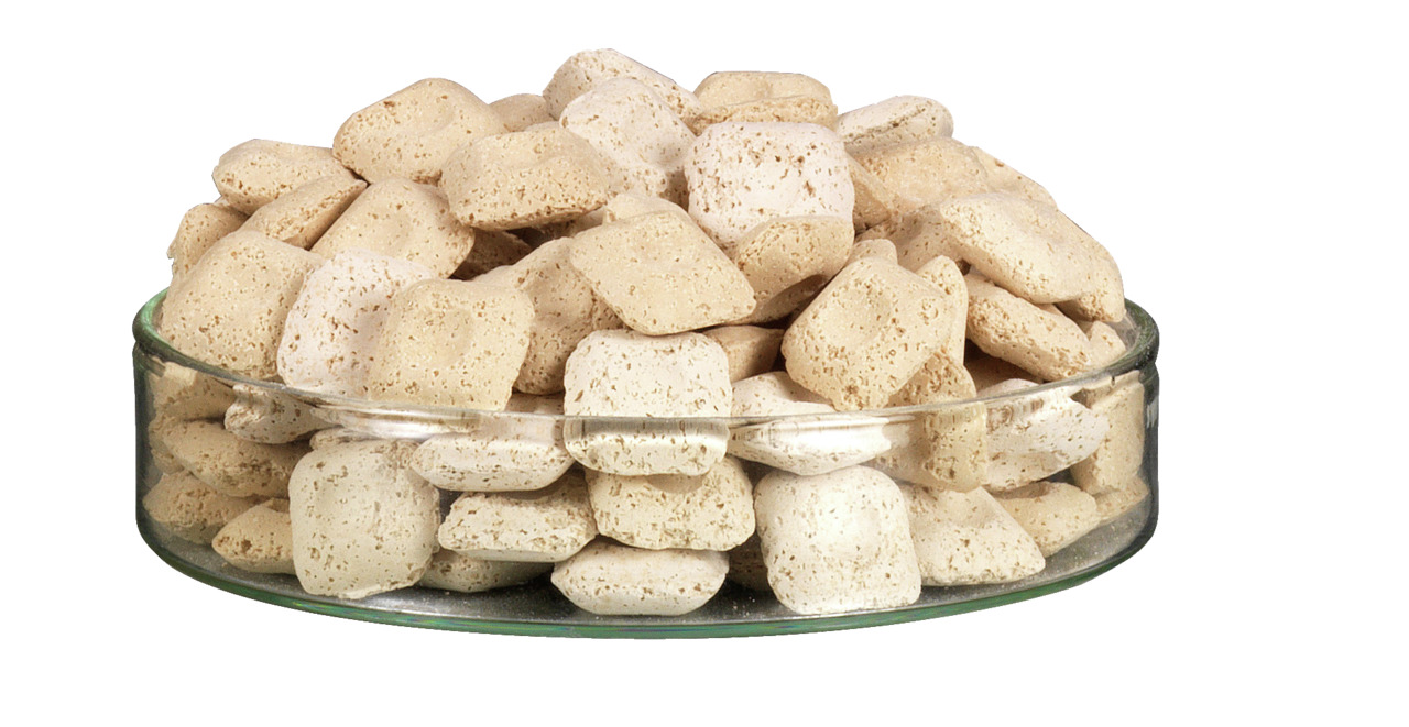 EHEIM MECH Filtermaterial, 1L, für Aquarienbesitzer, helle poröse Keramikringe, mechanische Filterung von Schmutzpartikeln im Wasser.