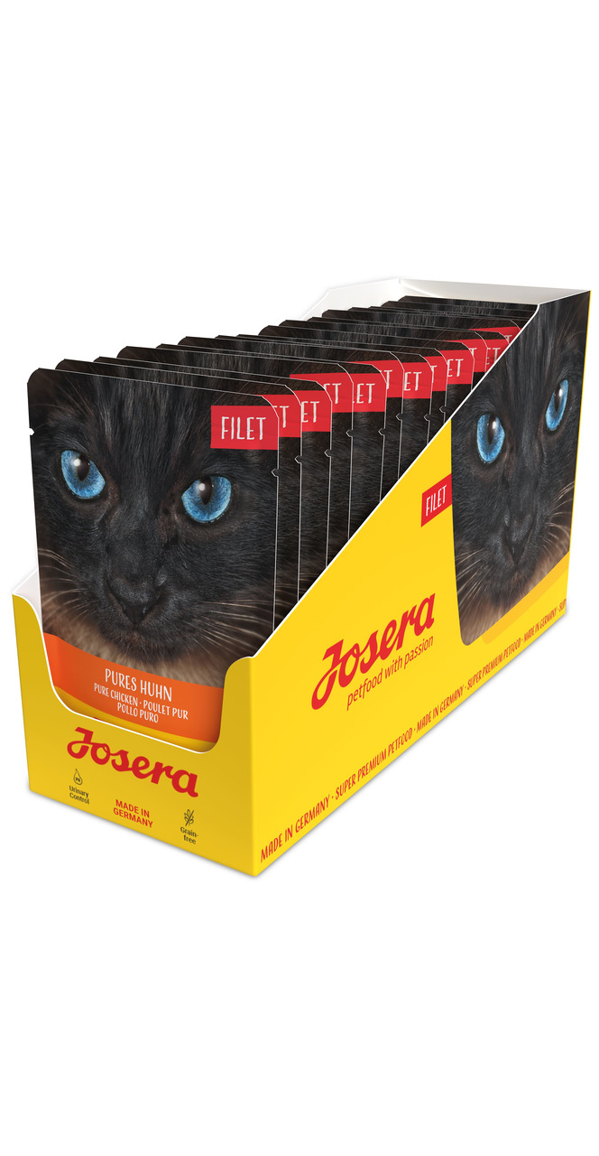 Das Bild zeigt eine gelbe Verpackungseinheit mit mehreren Portionsbeuteln des Katzenfutters „Josera Filet Pures Huhn“. Die Zielgruppe sind Katzen. Die Geschmacksrichtung ist Huhn. Auf der Verpackung steht „Made in Germany“ und „Getreidefrei“. Die Menge um