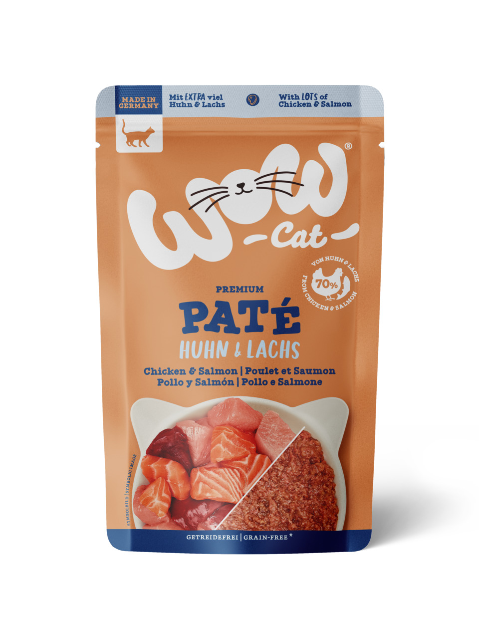 Das Bild zeigt eine orangefarbene Verpackung des Katzenfutters „WOW Cat Premium Paté Huhn & Lachs“. Die Zielgruppe sind Katzen. Das Produkt enthält 70 % Huhn und Lachs, ist getreidefrei und wird in Deutschland hergestellt. Die Verpackung zeigt saftige Stü