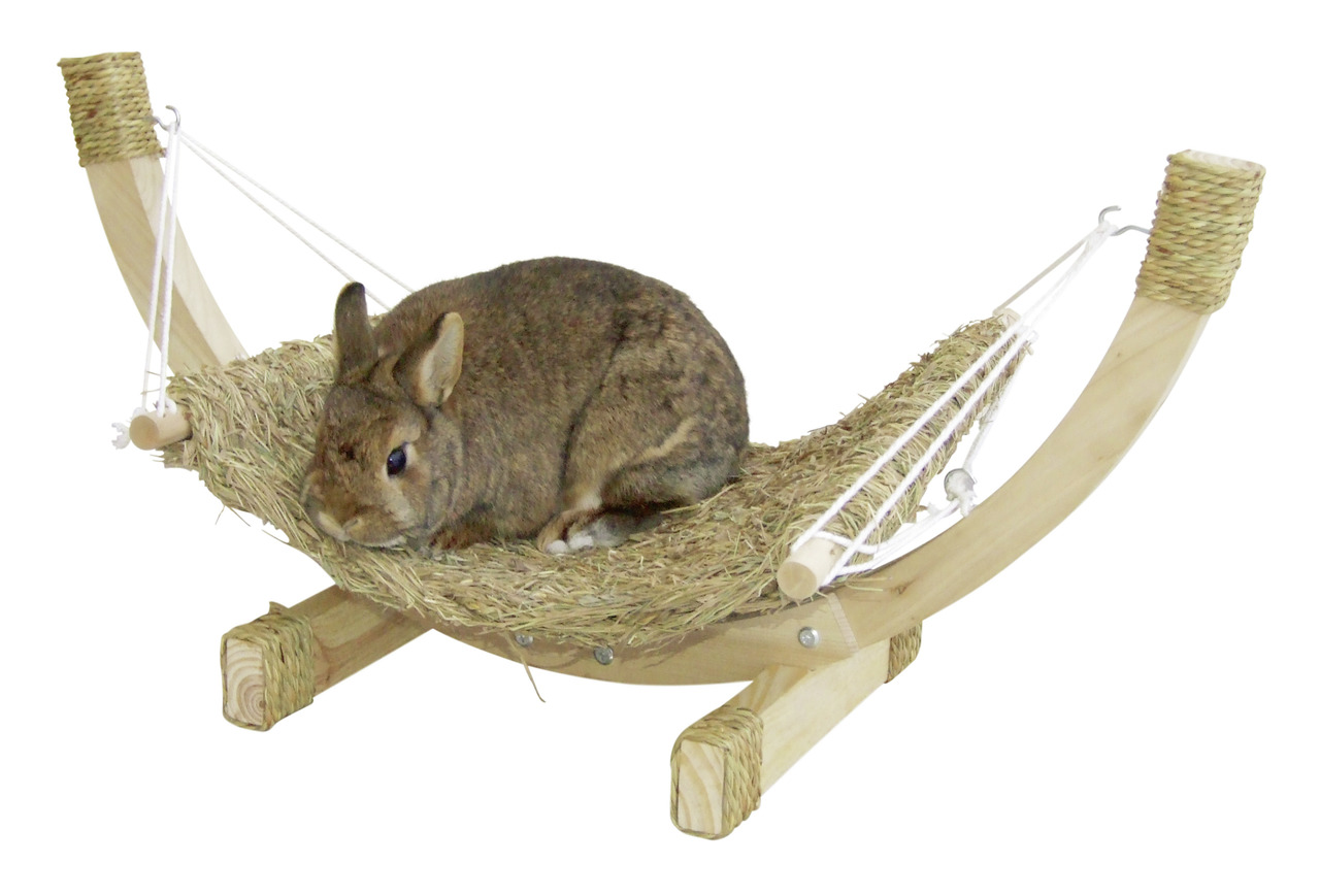 KERBL Hängematte für Kaninchen & Nager, Holzgestell & Heu-Liegefläche, ideal für Komfort & Entspannung.
