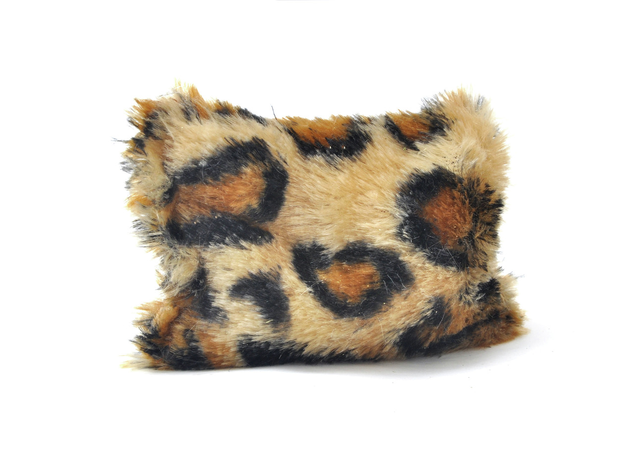 Aumüller Baldrian-Kissen f. Katzen, Leopardenmuster, 15x15 cm, mit Baldrian, anziehend, weich, ideal z. Spielen-Beschäftigung.