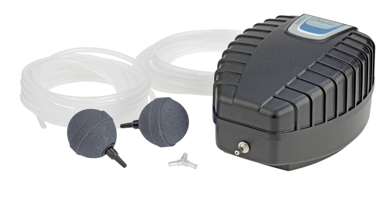 Oase AquaOxy 1000: Teichbelüfterpumpe für Gartenteiche, inkl. 2 Ausströmersteine & Schläuche, verbessert Wasserqualität & Fischwohl.