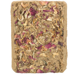 TRIXIE Snackblock für Kleintiere (Kaninchen-Meerschweinchen), Heu & Blüten (Rosenblätter, Ringelblumen), Ergänzungsfutter, Beschäftigung.