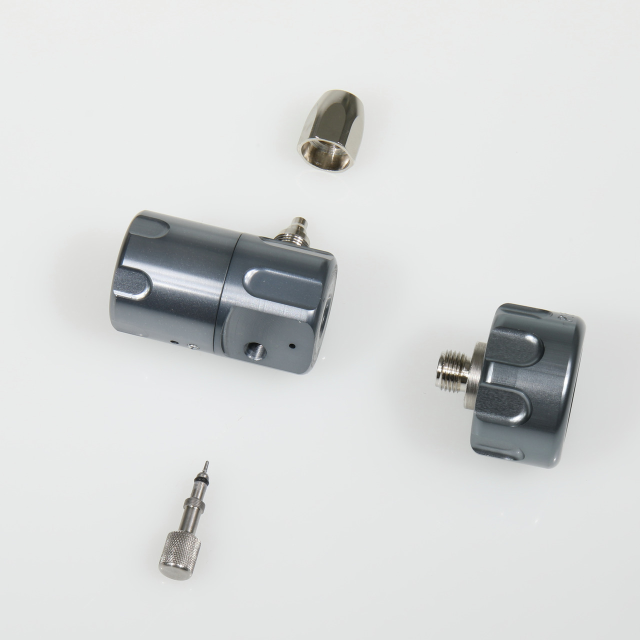 JBL ProFlora CO2 Druckminderer, Zubehör für Aquarien, präzise CO2-Zufuhr für Pflanzen, robustes Metall, grau, 3-teilig.