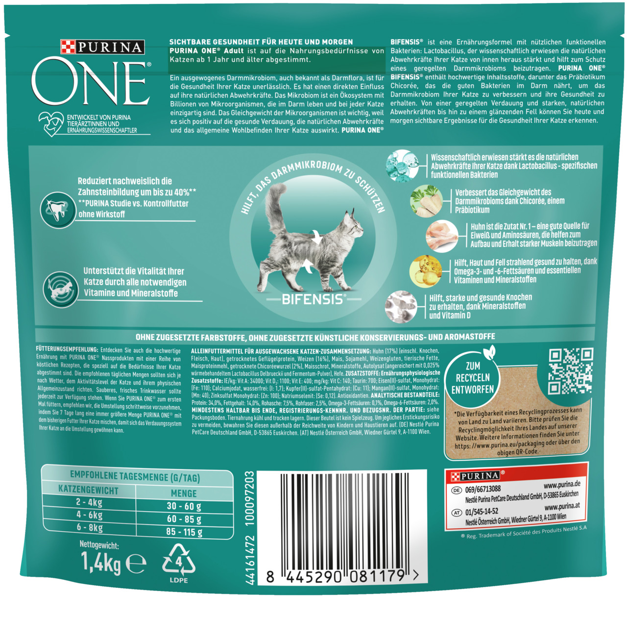 Das Bild zeigt die Rückseite einer Verpackung des Katzenfutters „Purina ONE Adult“ mit Bifensis-Formel, speziell für Katzen ab 1 Jahr. Die Geschmacksrichtung ist Huhn. Es wird hervorgehoben, dass das Futter die Zahngesundheit verbessert, die Vitalität unt