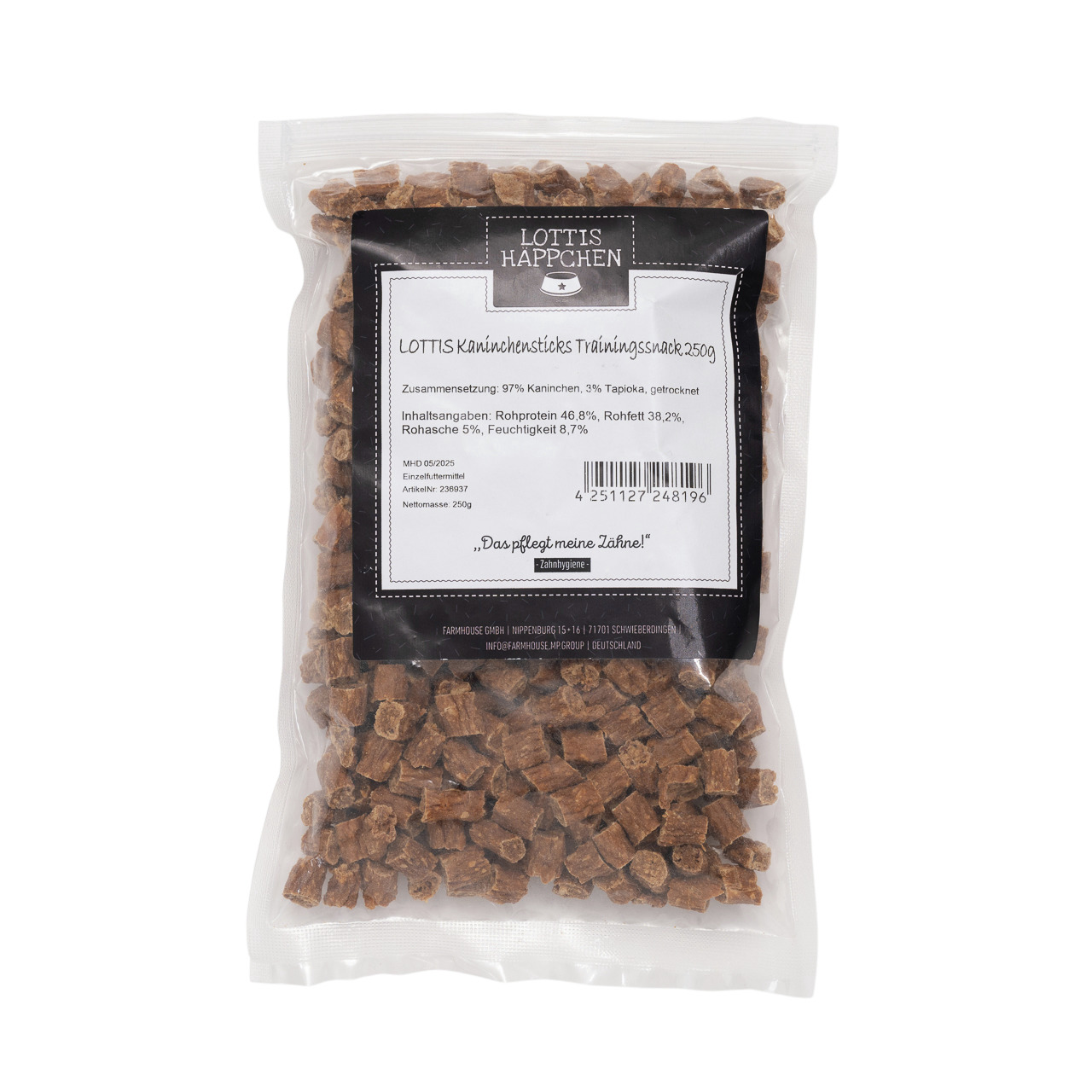 Das Bild zeigt eine transparente Verpackung mit dem Produkt „LOTTIS HÄPPCHEN Kaninchensticks Trainingssnack“ für Hunde. Die Packung enthält 250 g getrocknete Snacks aus 97 % Kaninchen und 3 % Tapioka. Die Verpackung hebt die Zahnpflegeeigenschaft hervor u