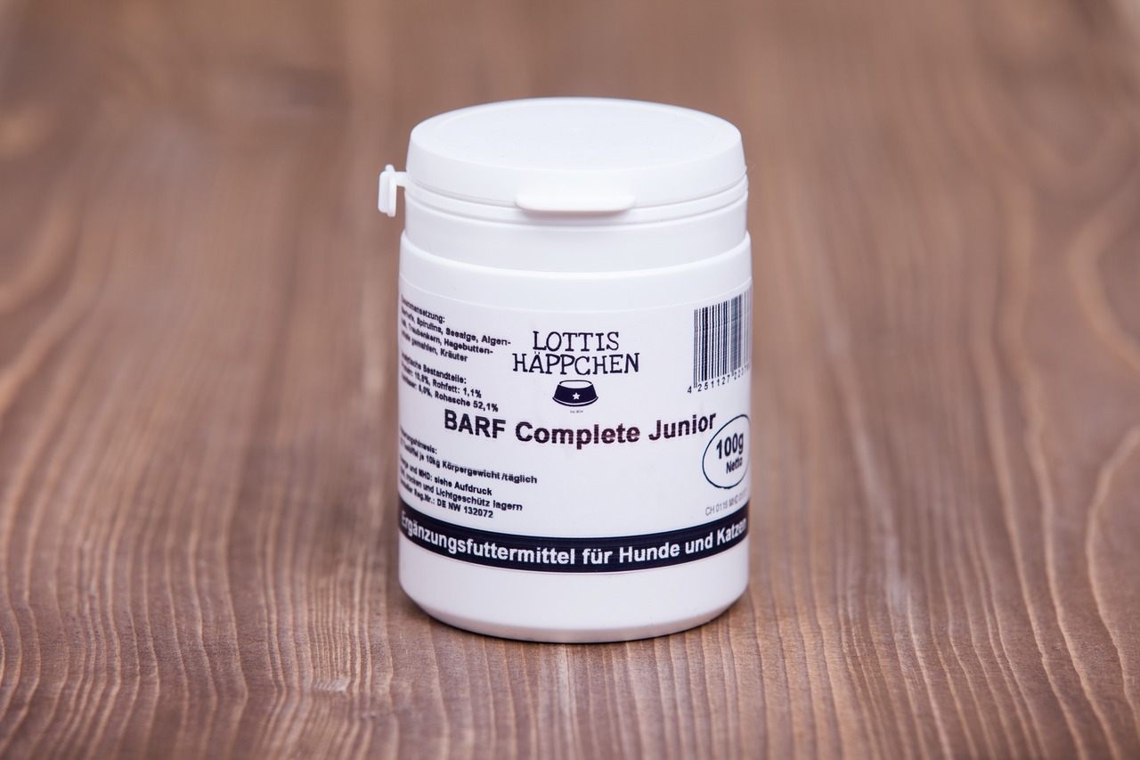 Lottis Häppchen BARF Complete Junior, Ergänzungsfutter f. Hunde & Katzen, 100 g, für junge Tiere, unterstützt ausgewogene Ernährung.