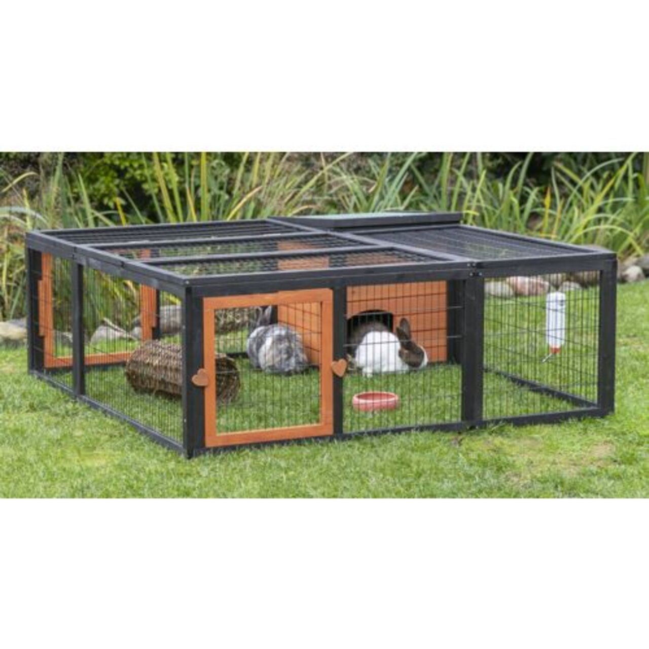 TRIXIE Freilaufgehege, Kaninchen-Meerschweinchen, Metallrahmen, Gitter, orange Türen, inkl. Häuschen, Trinkflasche, Napf, Garten.