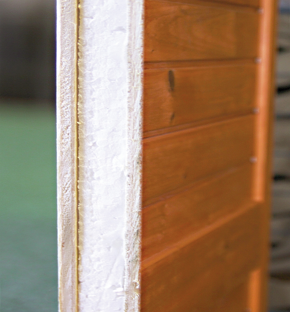 TRIXIE Hundehütte, isoliert, für Hunde, Schutz vor Kälte/Witterung, langlebig, komfortabel, Holzverkleidung, Isolierungsschicht.