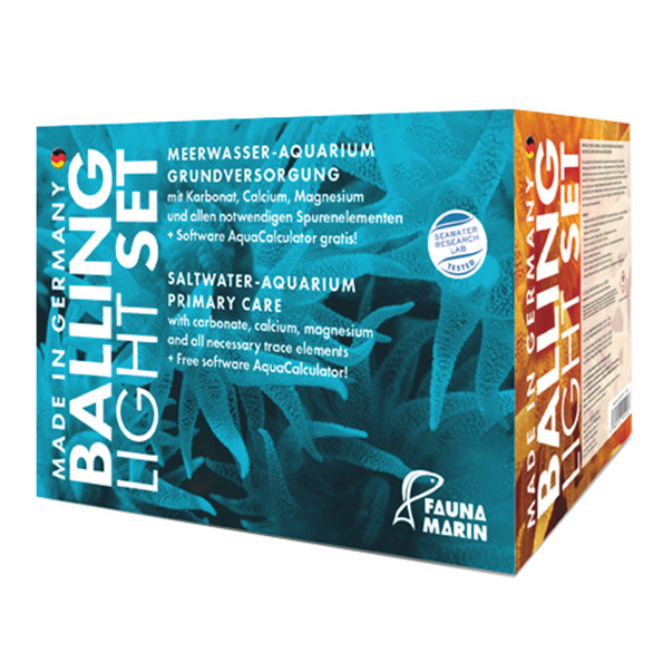 Das Bild zeigt das "Balling Light Set" von Fauna Marin, ein Produkt für die Grundversorgung von Meerwasseraquarien. Es enthält Karbonat, Calcium, Magnesium und Spurenelemente. Zielgruppe sind Aquarienbesitzer. Auf der Verpackung steht "Made in Germany" un