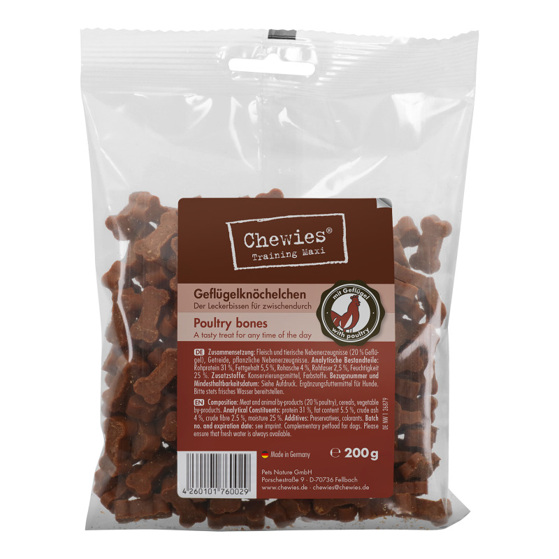 Das Bild zeigt eine Verpackung der Marke Chewies mit dem Produktnamen "Training Maxi Geflügelknöchelchen". Es handelt sich um einen Hundesnack für ausgewachsene Hunde. Die Geschmacksrichtung ist Geflügel. Die Verpackung enthält 200 g und ist mit der Aussa