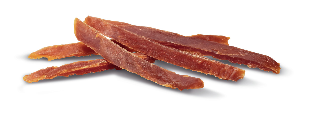 PREMIERE Snack für Hunde: getrocknete Fleischstreifen, Huhn, Leckerli, dünn, länglich, rötlich-braun.