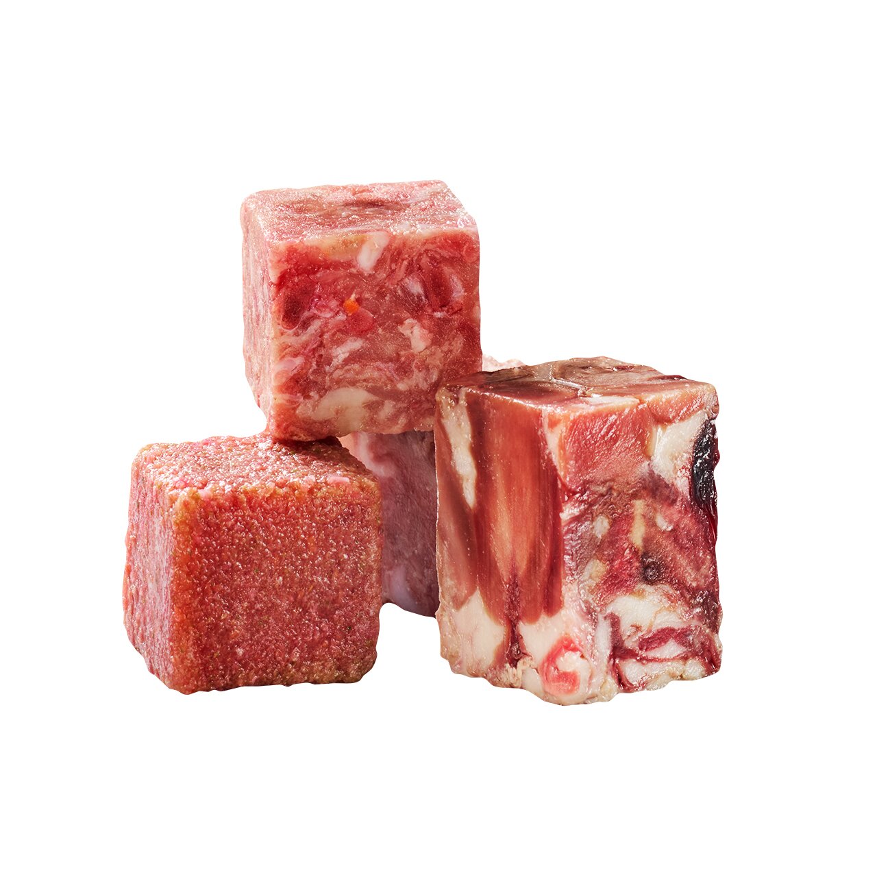Vier gefrorene Fleischwürfel von Lottis Häppchen, geeignet für Hunde, Geschmacksrichtung Rind, ideal zur Barf-Fütterung.