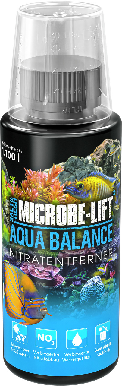 Das Bild zeigt eine schwarze Flasche des Produkts „MICROBE-LIFT Aqua Balance Nitratentferner“ mit einem transparenten Deckel. Es handelt sich um ein Wasserpflegeprodukt für Aquarien, geeignet für Meer- und Süßwasser. Die Flasche hat eine Reichweite von ca