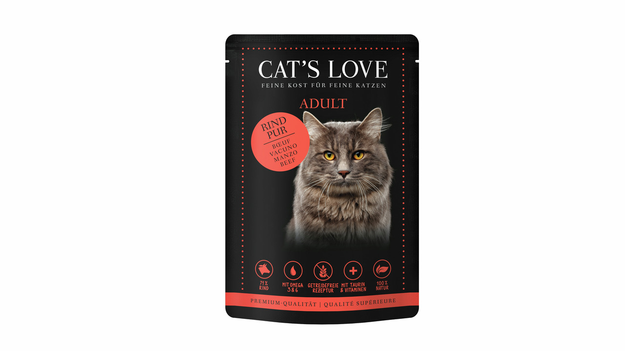 Das Bild zeigt eine schwarze Verpackung des Katzenfutters "Cat's Love" mit der Geschmacksrichtung Ri