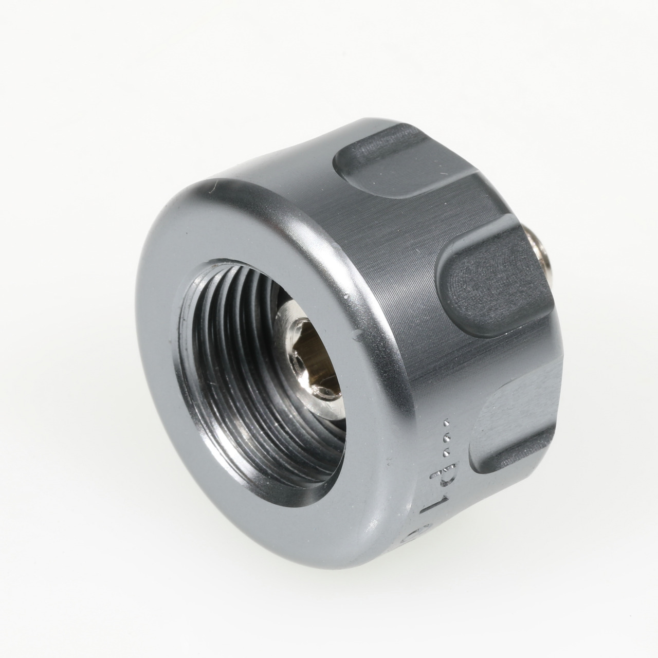 JBL Metallmutter, Zubehör für Aquarien/CO2-Drucksysteme, robustes Design, präzises Innengewinde, für Aquaristik-Enthusiasten.